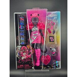 Monster High Catty Noir Doll Amulette Accessories Pop Star Werecat Mattel